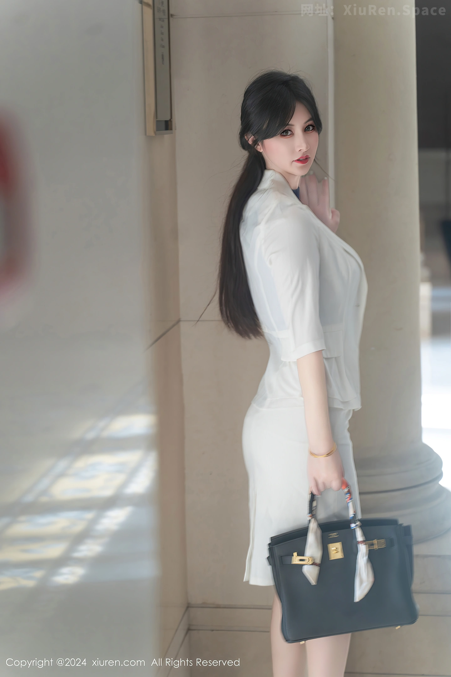 图片[2]-[XiuRen秀人网] VOL.9319 模特诗诗kiki酒店剧情性感白衬衫配超薄肉丝秀曼妙身姿诱惑写真98P-秀人网官方网站